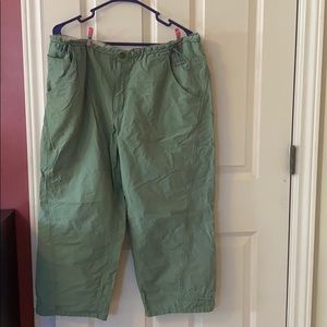 Columbia khaki Capris